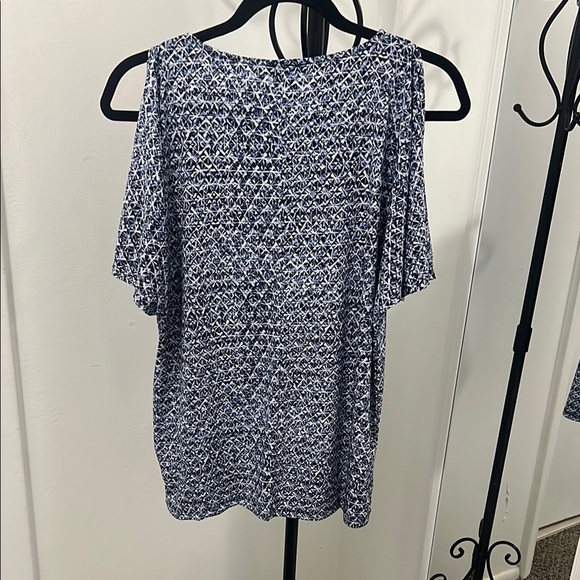 Jones New York Blue and White Relaxed Cut-Out Blouse - Picture 2 of 7